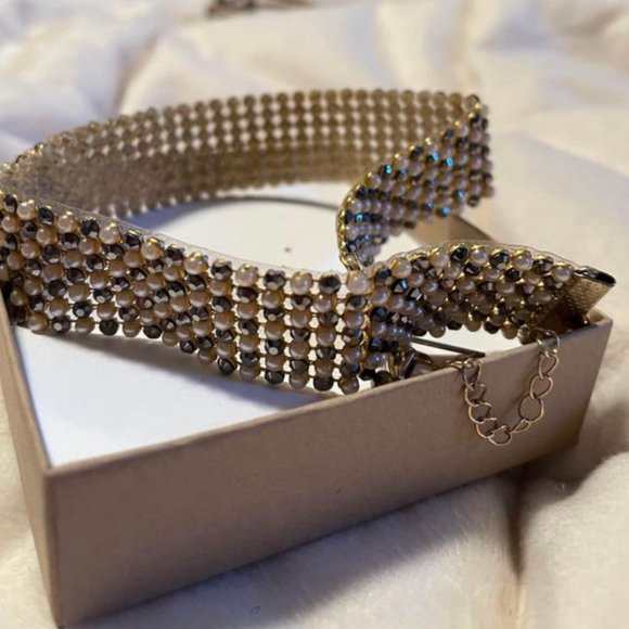 Women's Choker Necklace - Picture 2 of 2